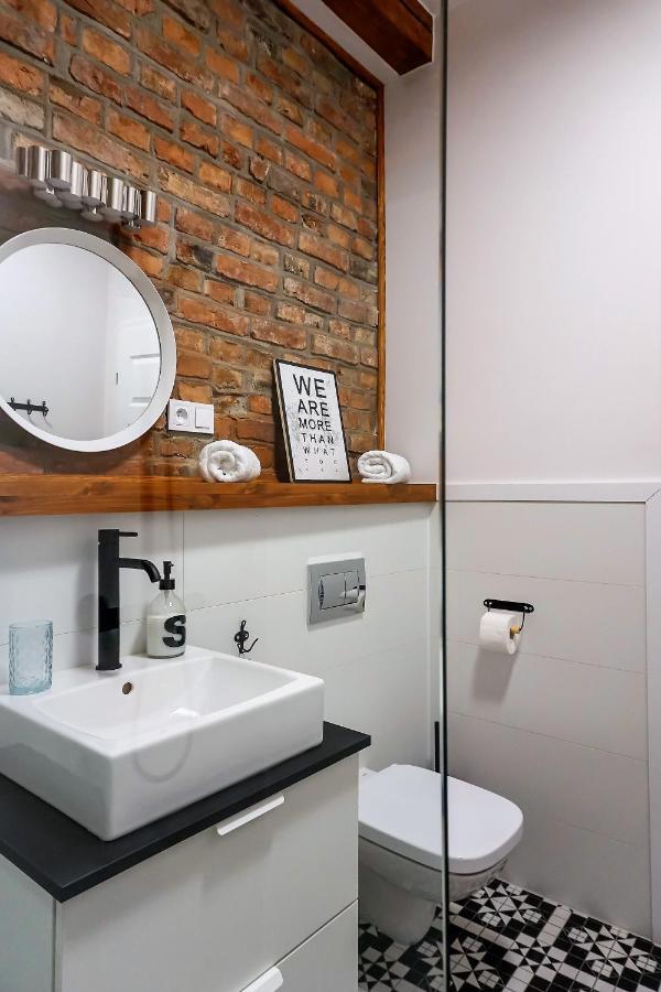 Apartamenty Torunskie Pod Krzywa Wieza Exterior foto