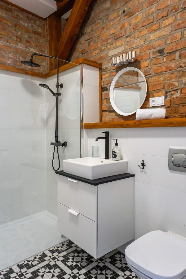 Apartamenty Torunskie Pod Krzywa Wieza Exterior foto